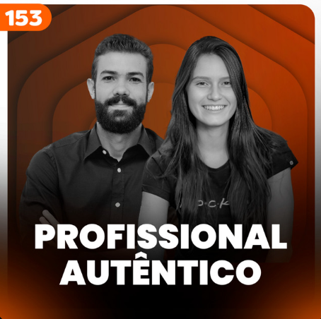 Capa do podcast papo de vendedor, na cor laranja escura e título, na cor branca, Profissional de Vendas Autêntico. Ao centro, a foto da convidada, Maria Valadares e do host Daniel Mestre.