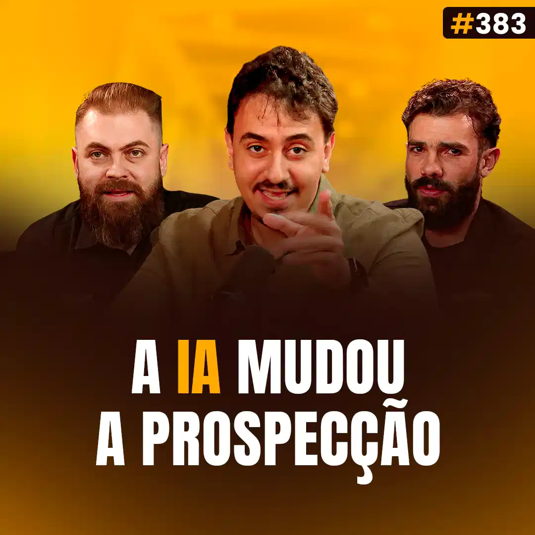 Capa do podcast Papo de Vendedor na cor amarela, com a foto do convidado, Gabriel Gambi, camisa social verde, moreno, cabelo curto preto e bigode, ao centro. Ao lado, os hosts, Daniel Mestre e Leandro Munhoz. Abaixo, o título da capa, A IA Mudou a Prospecção, sobre Prospecção B2B com IA: Como Prospectar Mais Rápido e Melhor.